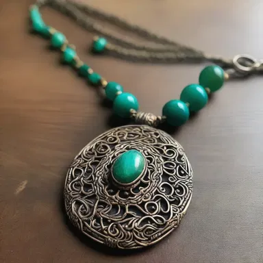 The author described every detail of the hand-crafted necklace in the novel.