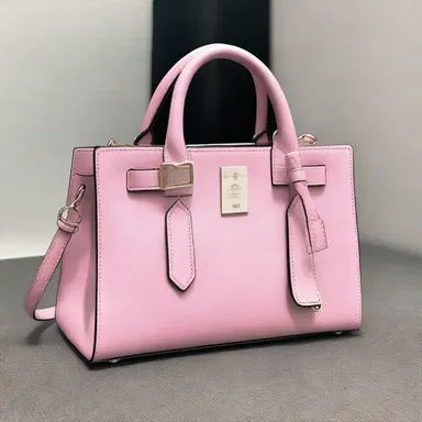 The new designer handbag is so stylish, it can trap everyone's attention.