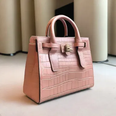 The new designer handbag is so stylish, it can trap everyone's attention.