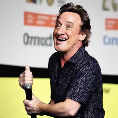 The comedian used a hilarious punchline to smoothen the awkward atmosphere after his failed joke.