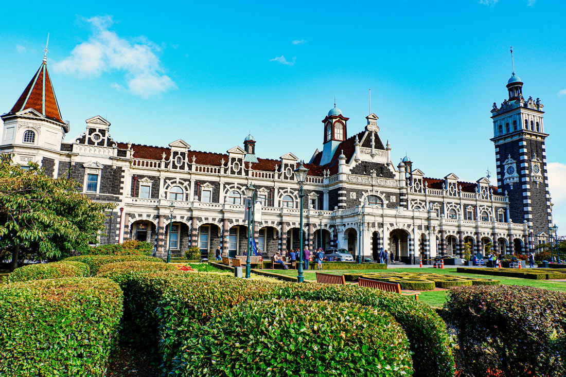 Test your knowledge about the charming city of Dunedin in New Zealand with this fun trivia quiz! See how many correct answers you can get out of 15 and prove that you're a true Dunedin enthusiast!