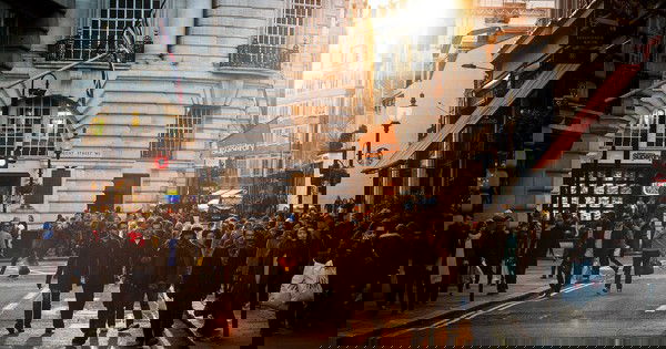 Put your income guessing skills to test! Answer a series of work experience questions and get to know how accurate you are in guessing income ranges.