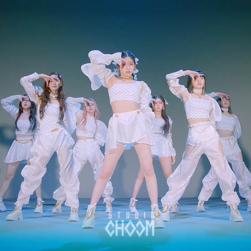 Ever wondered which NMIXX hit would perfectly capture your current vibe? Take this quiz to find out which song by the sensational girl group NMIXX aligns with your mood right now!