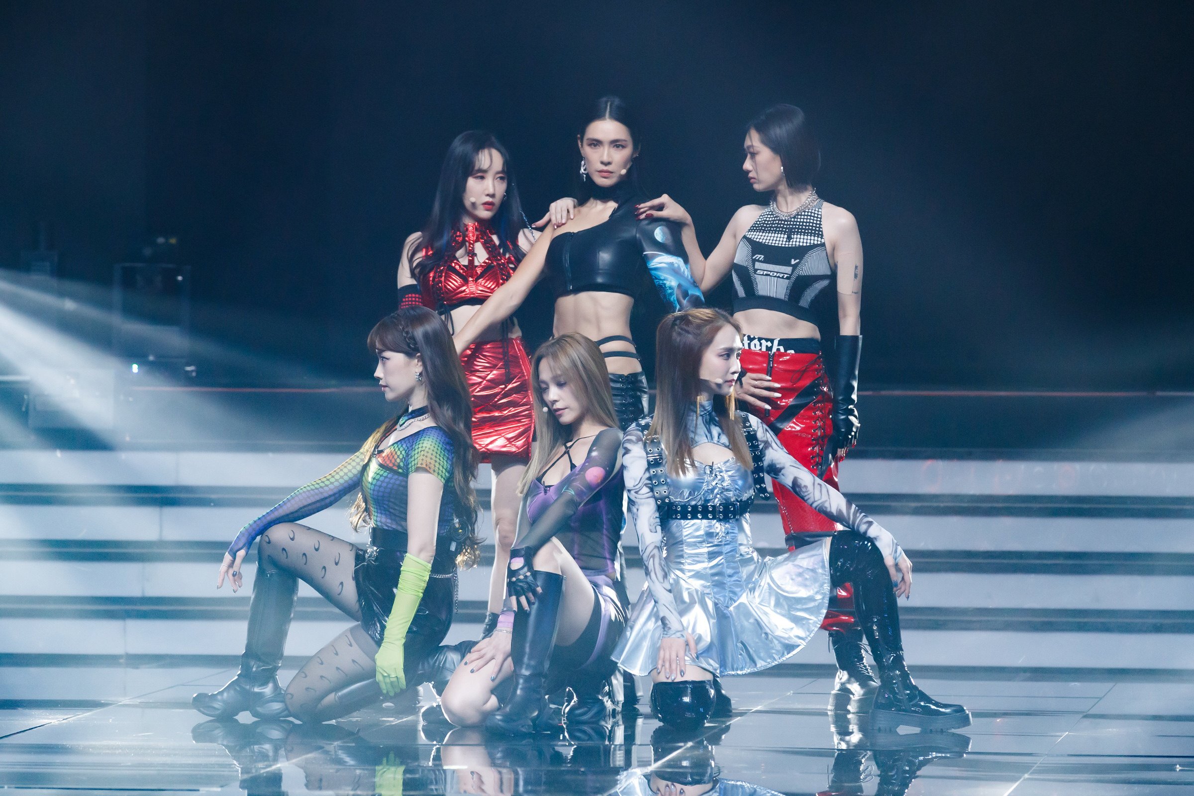 Ever wondered what kind of K-pop idol you’d be if you could live out your dreams on stage? Take this quiz to find out if you'd be the charismatic leader, the charming visual, the talented vocalist, or the energizing dancer in a hit K-pop group!