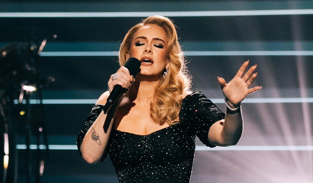 Are you an Adele superfan? Test your knowledge of her discography with this ultimate quiz! From her early hits to her chart-topping ballads, see how many songs you can name correctly.