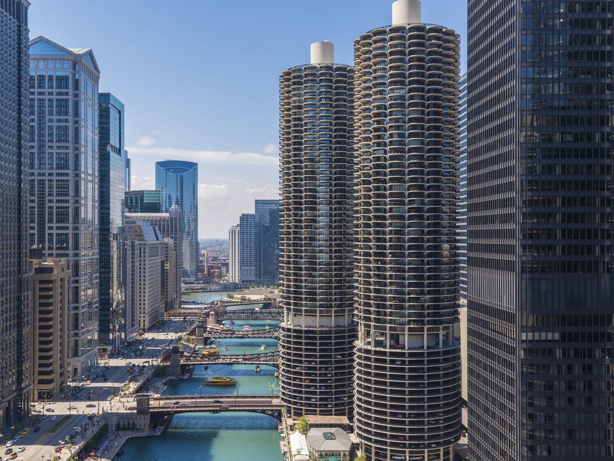 Think you're a true Chicagoan? Test your knowledge on the Windy City's rich history, vibrant culture, iconic locations, and significant events. Let's see how much you really know about Chicago!