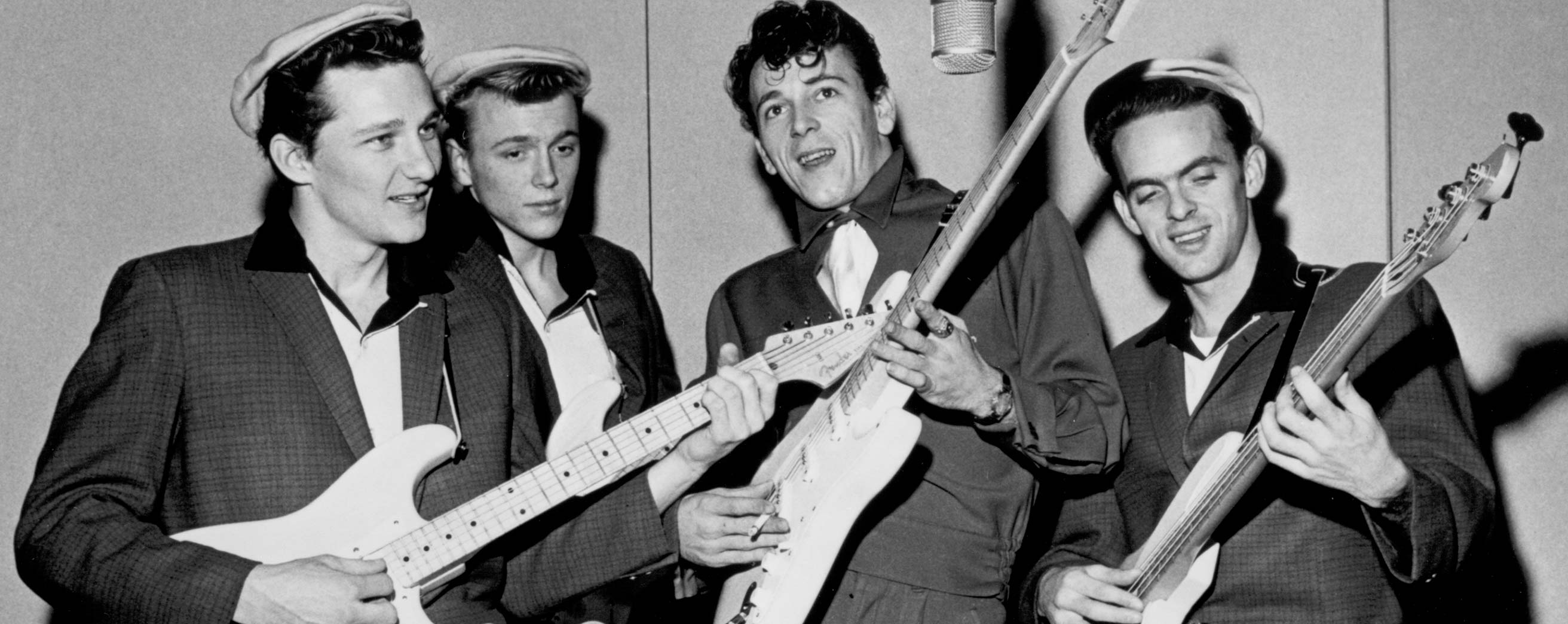 Think you know everything about Fender guitars? Take this quiz to test your knowledge about different Fender models, their unique features, and their historical significance. Perfect for guitar enthusiasts and rock ‘n’ roll historians!