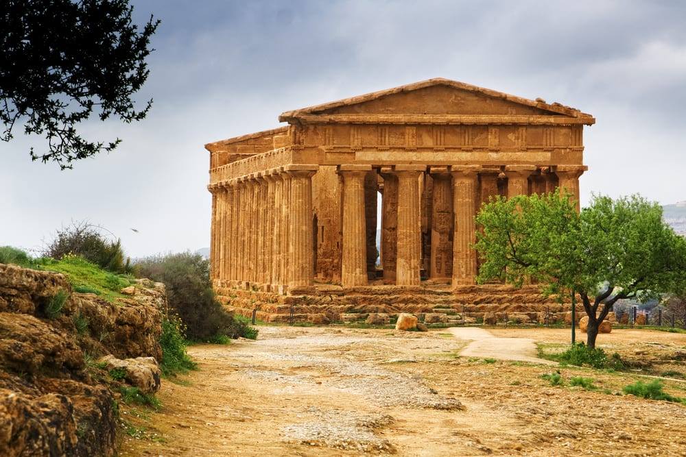 Are you an expert on the island of Sicily? Test your knowledge on its rich history, delicious cuisine, iconic landmarks, vibrant cultural traditions, and notable historical figures.