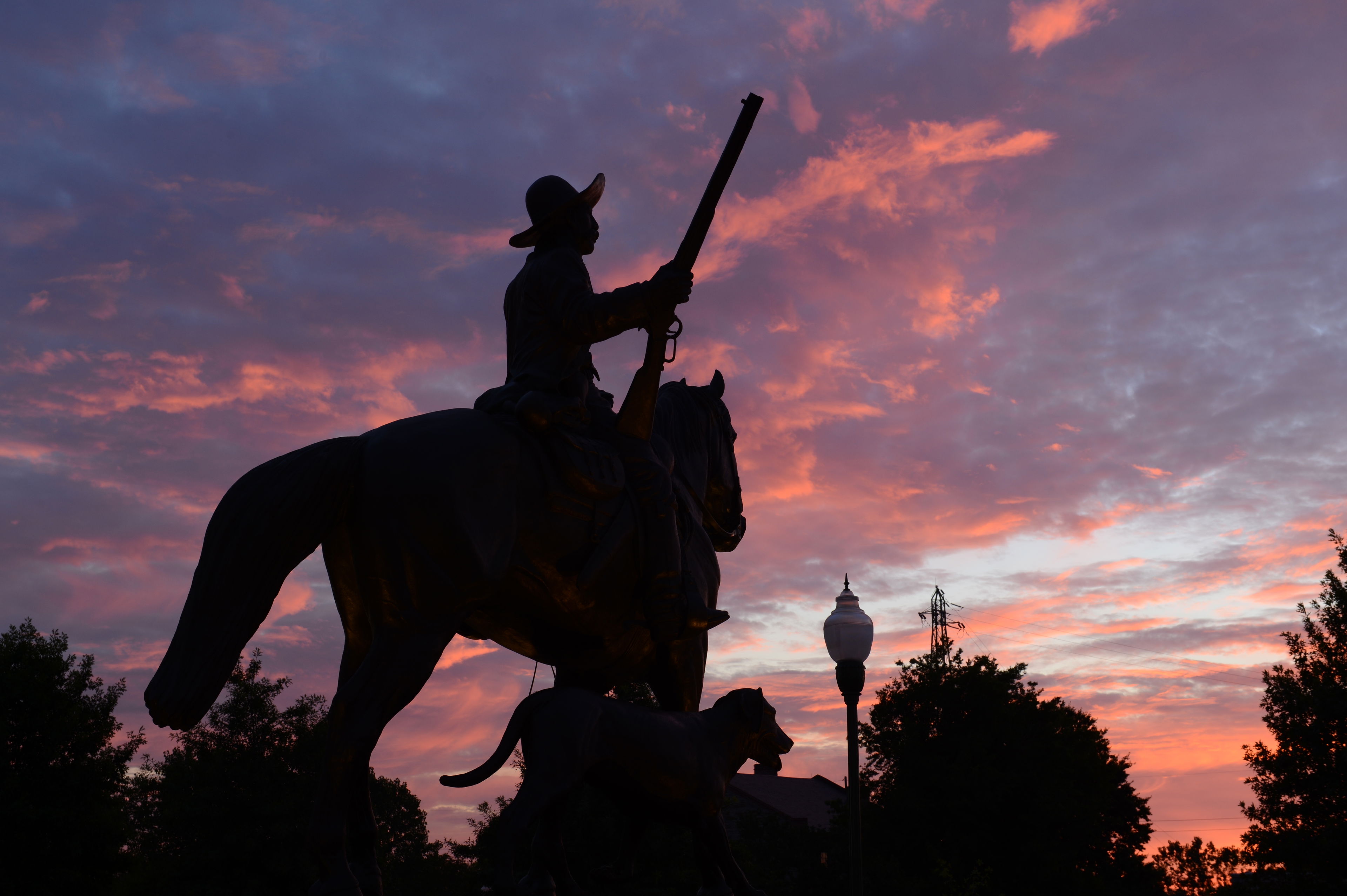 Think you know the Natural State? Test your knowledge of Arkansas's history, culture, landmarks, and notable facts. Whether you're a resident or a visitor, this quiz will put your Arkansas smarts to the test!