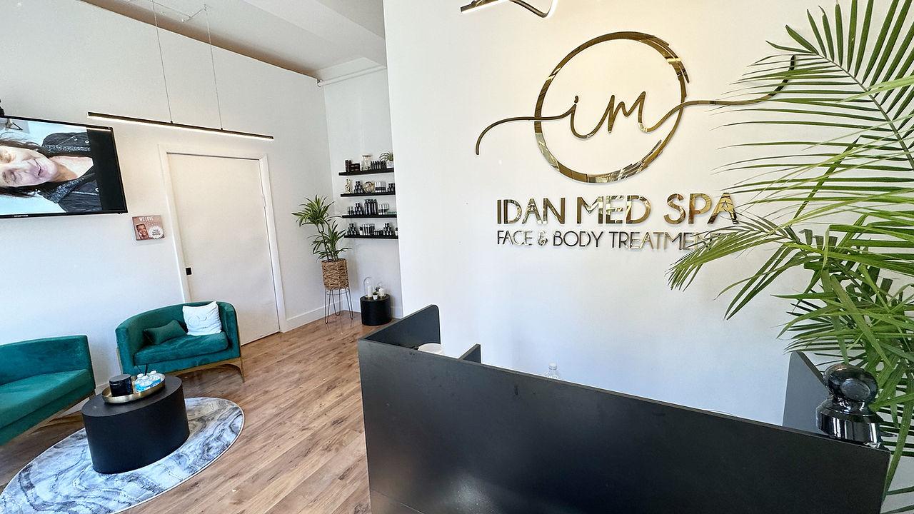 Discover the ideal skincare product tailored to your unique needs and preferences. Let us help you shine!
