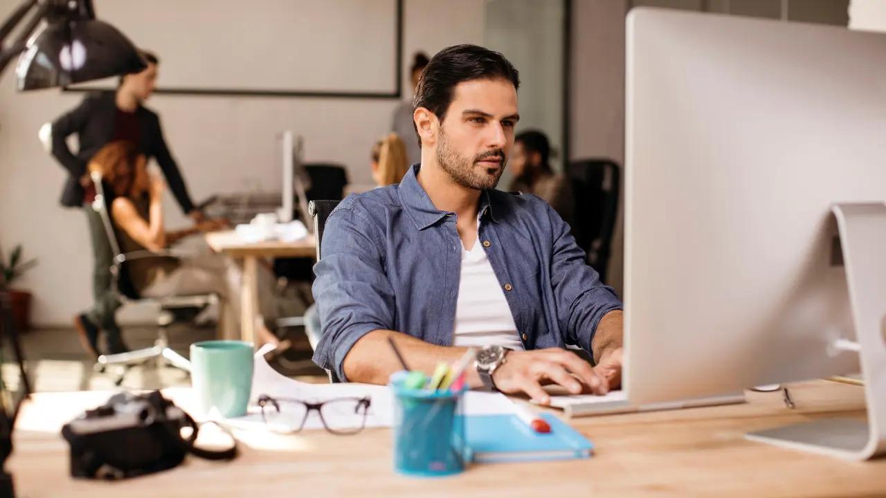 Discover the digital marketing course that best suits your learning style, budget, and career goals. Whether you're a beginner or looking to upskill, this quiz will point you in the right direction!