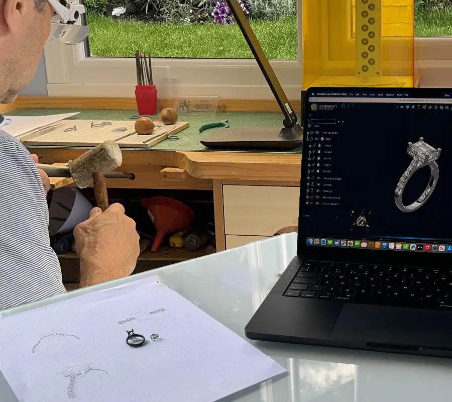 Discover the ideal custom jewellery that fits your unique style and story with our tailored quiz!