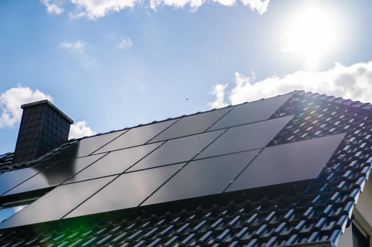 Take our quiz to discover the ideal energy-saving product tailored just for you! Whether it’s solar panels or battery storage – let’s find what fits your lifestyle.