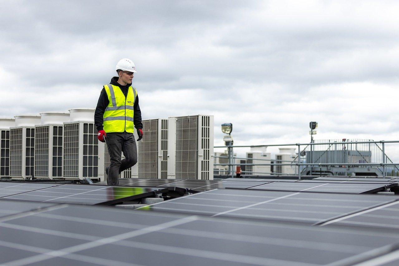 Are you ready to power your business sustainably? Take this quiz to discover the best commercial solar installation company that fits your unique business needs!
