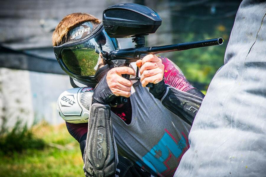 Whether you're a seasoned player or just getting started, this quiz will help you find the ideal paintball gun that suits your style and budget!