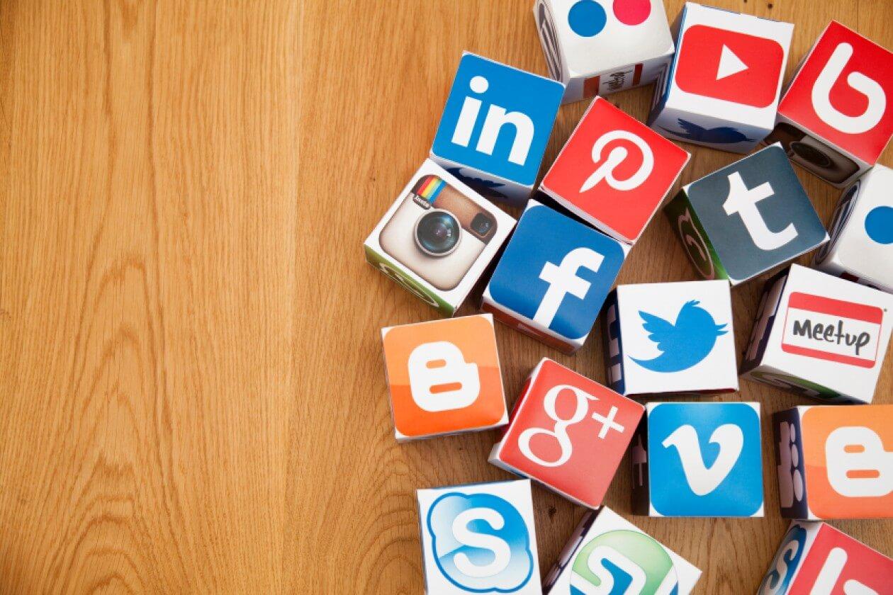 Struggling to manage your social media? This quiz will help you identify the best management tool tailored to your needs! Grab your coffee and let's dive in!