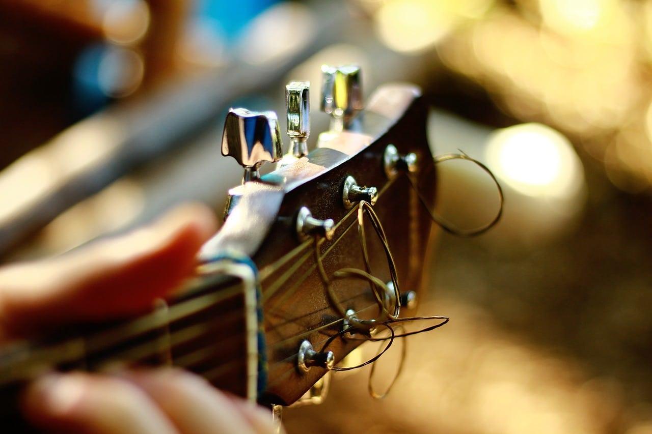 Discover the ideal guitar string winder tailored to your playing style and needs! Whether you're a casual strummer or a gigging pro, we've got the right match for you.