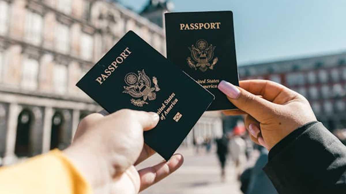 Need a passport in a hurry? Take this quiz to discover which expedited service suits your travel plans best!