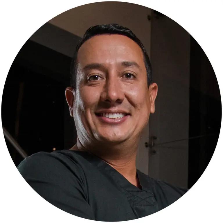 Embark on a journey to find the ideal dental service for your needs with our fun and engaging quiz, inspired by the renowned Dr. Mario Montoya!