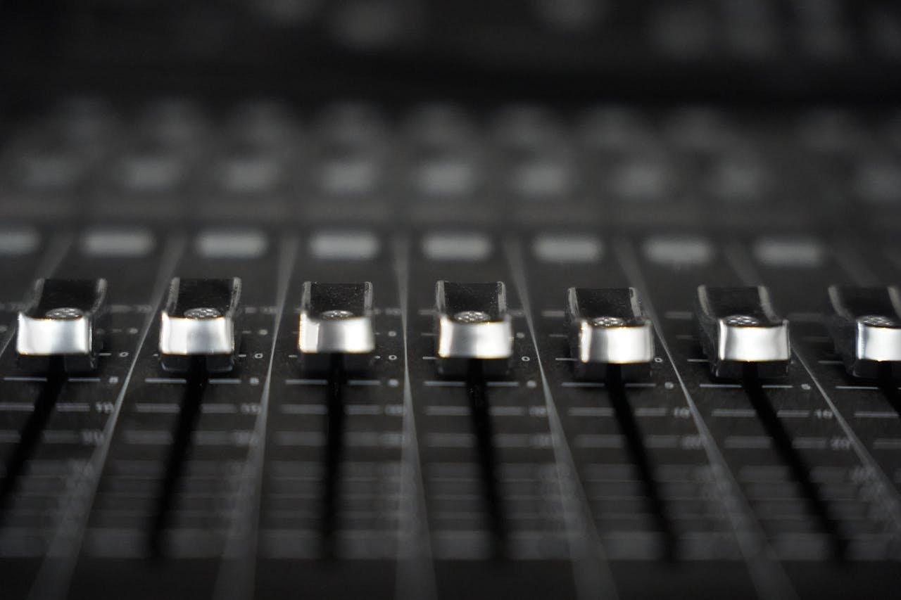 Whether you're just starting your music journey or podcasting, this quiz will guide you to the ideal audio interface that fits your needs and budget!