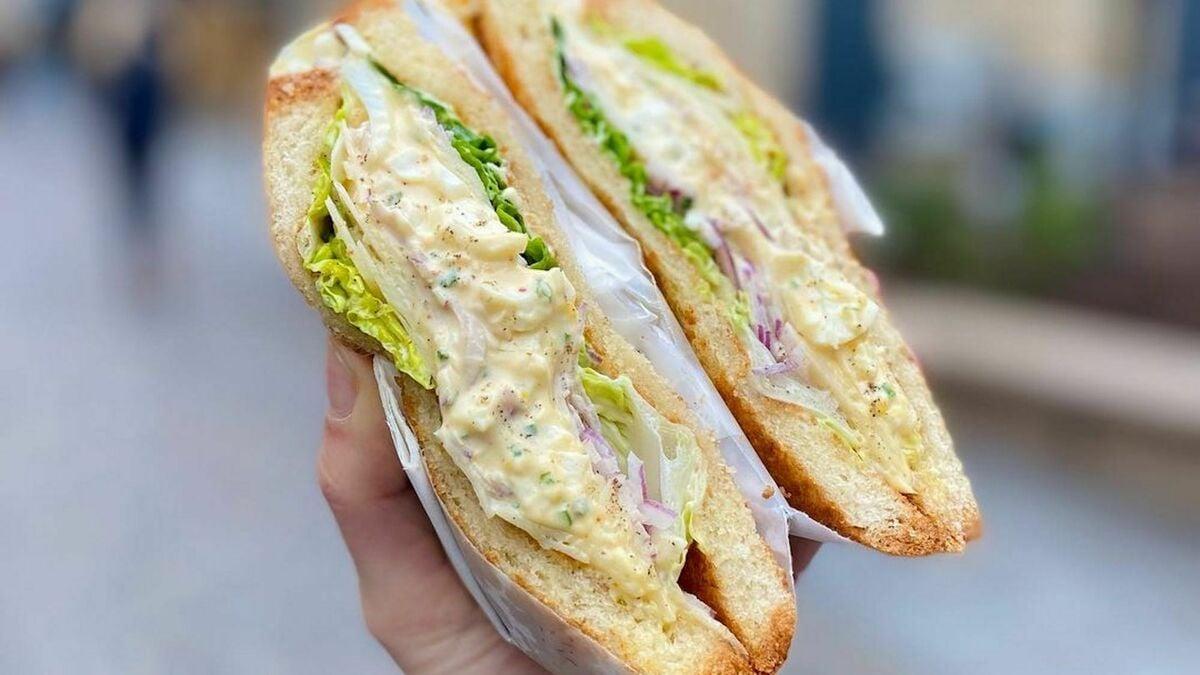 Are you a burger fanatic or a pizza lover? Take this quiz to discover the best street food that fits your cravings in the City of Lights!