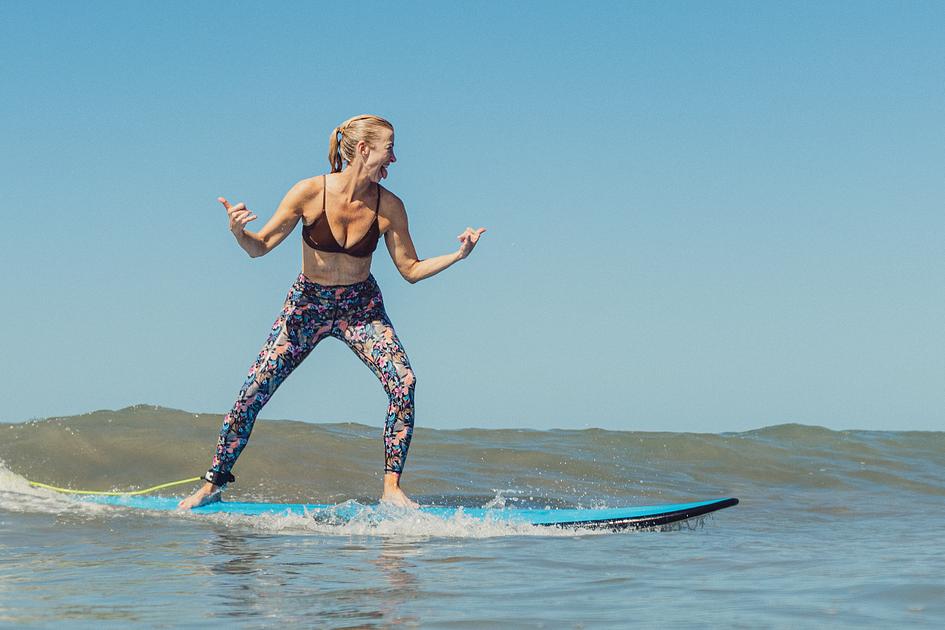 Ready to ride the waves? Take this quiz to discover which beginner-friendly surfboard suits you best!