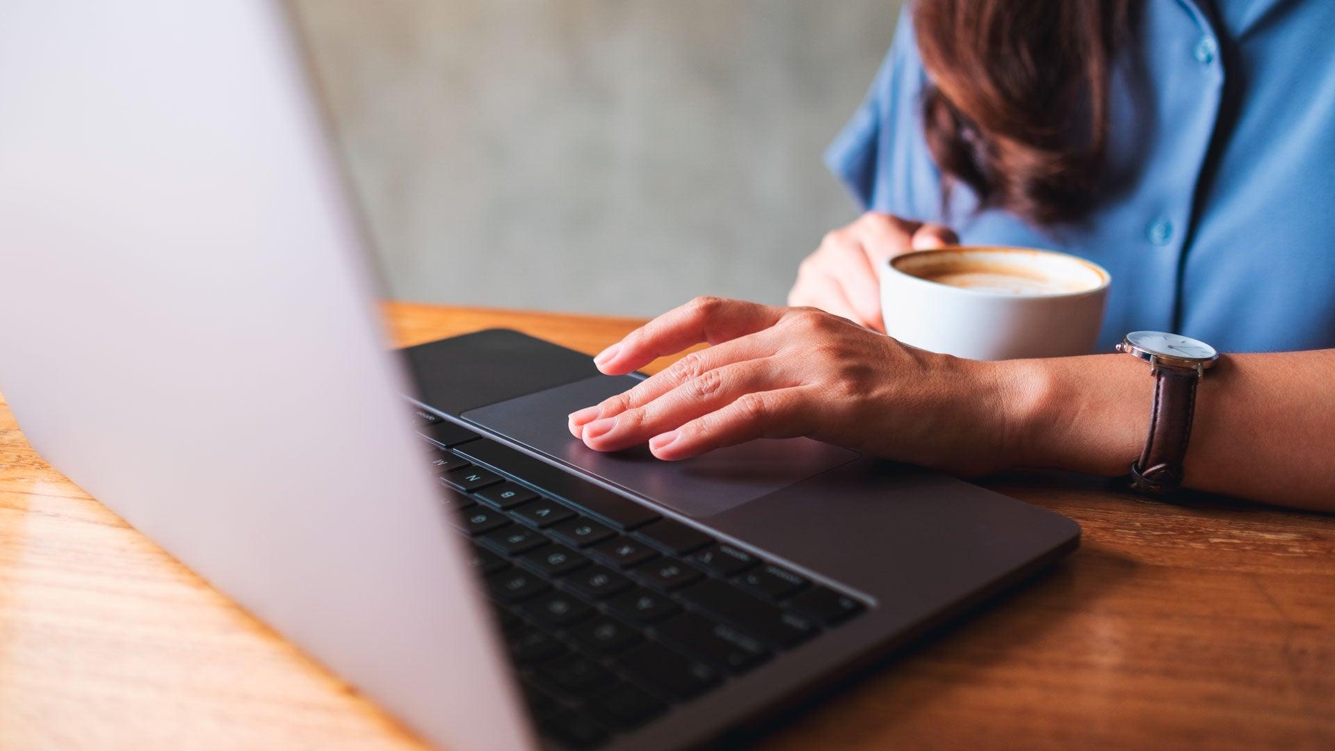 Navigate the world of online coffee shopping with ease! Answer a few simple questions, and let us guide you to your ideal coffee choice.