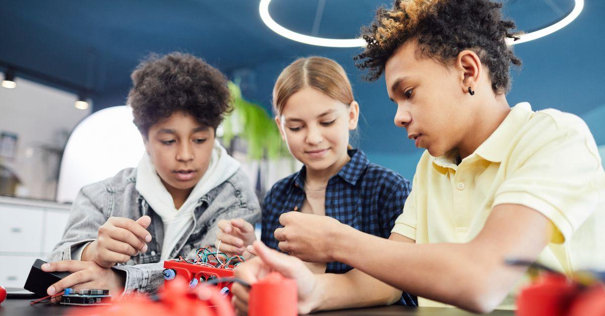 Discover the best science gifts tailored to your teen's interests and passions. Take this quiz to find the perfect present that inspires learning and creativity!