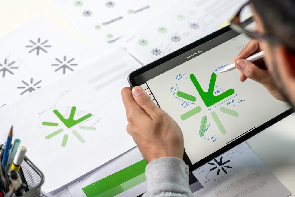 Stuck choosing between a myriad of free graphic design tools? Let us guide you to the perfect one based on your unique needs and preferences!