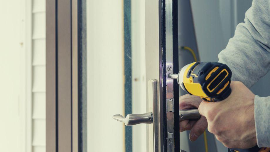 Not sure which multipoint smart lock fits your needs? Answer a few simple questions and let us guide you to the perfect pick for your home security!