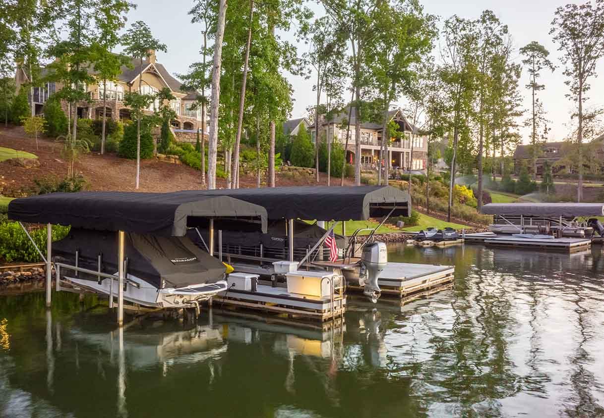 Whether you're a seasoned captain or a weekend paddler, choosing the right boat lift is vital for protecting your precious investment. Let us guide you through the decision-making process with this fun quiz!