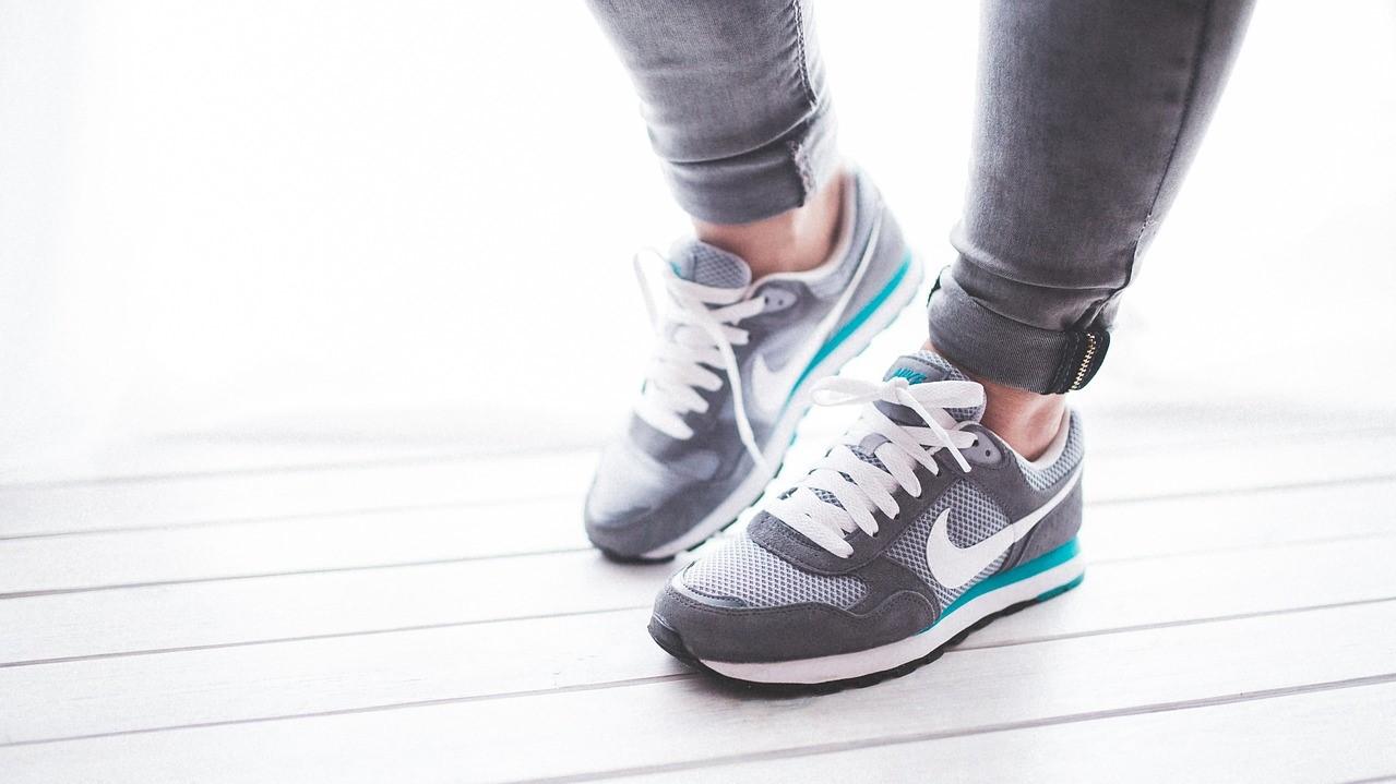 Discover the ideal pair of walking shoes tailored for your lifestyle and preferences. Let's find your perfect match!