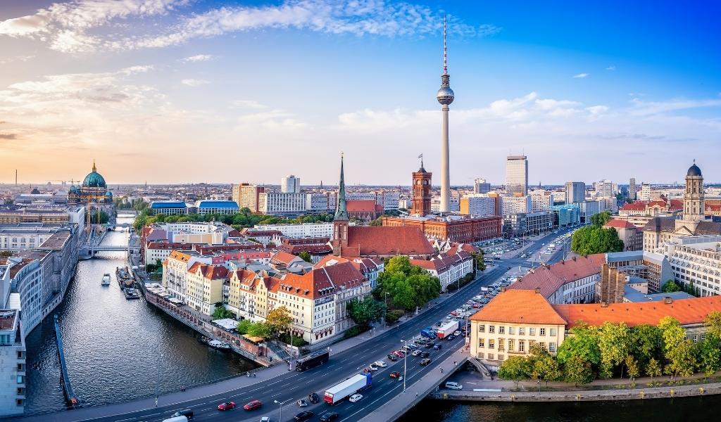 Discover the hidden gems of Germany beyond Berlin! Answer these fun questions to reveal the ideal destination that matches your travel style and preferences.
