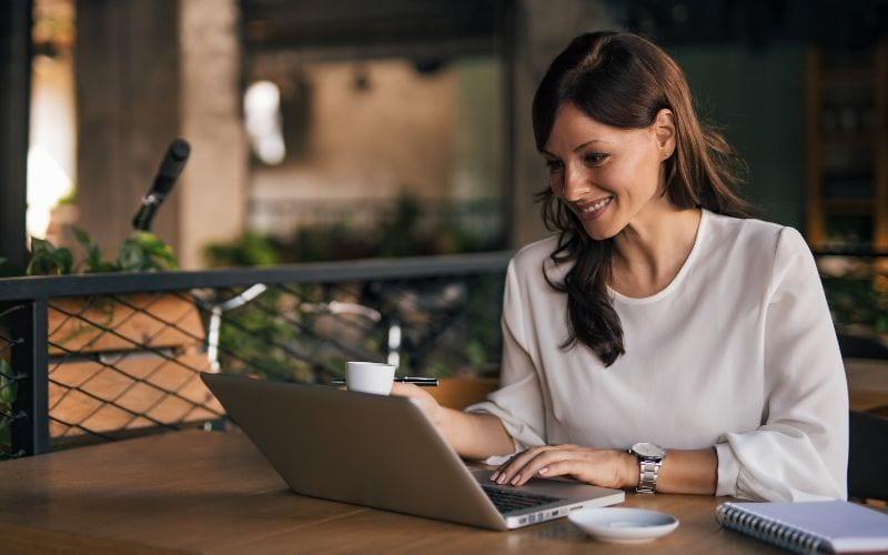 Discover which short certificate program suits your career goals and can lead you to a lucrative job. Take this quiz to kickstart your journey!