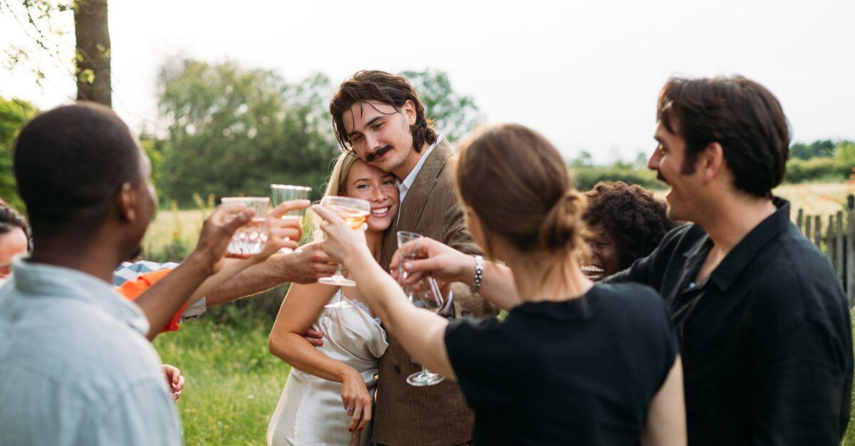 Discover affordable wedding ideas that fit your unique vision and help you save money without sacrificing quality! Take this quiz to find the best options tailored just for you.