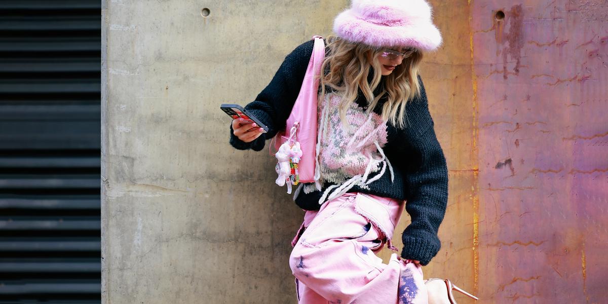 Feeling nostalgic? Discover which iconic '90s fashion trend suits you best and find the perfect product to elevate your wardrobe!