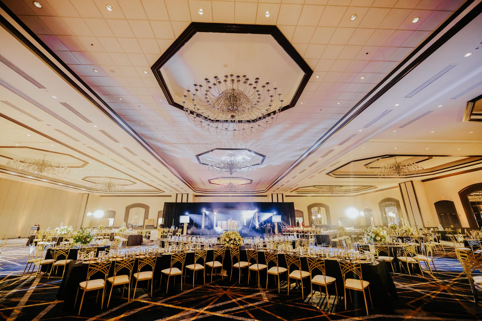 New York City is filled with stunning wedding venues, each with its own unique charm. Take this quiz to find the venue that aligns perfectly with your wedding dreams!
