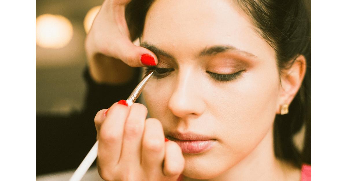 Take this quiz to discover the best eyeliner tailored for your unique eye shape!