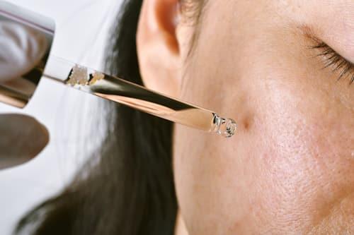Struggling with acne? Take this quiz to find the perfect product tailored to your skin's needs based on expert recommendations!