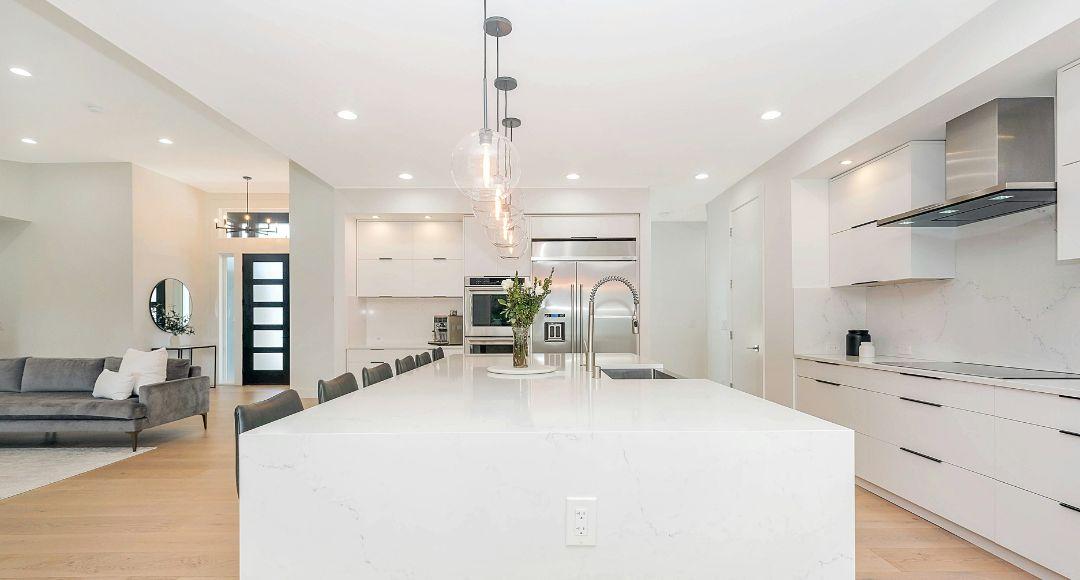 Find out which lighting solution is perfect for your home! Take this quiz to discover whether LED downlights or traditional lighting fits your style and needs.