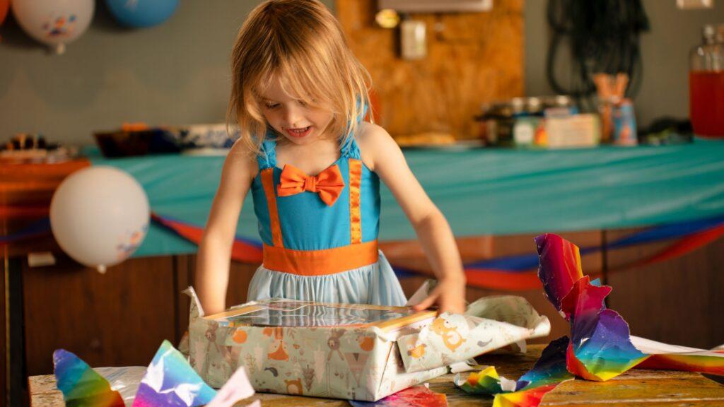 Searching for the ideal birthday gift can be overwhelming, especially for your sister! This quiz will guide you to the perfect present that resonates with her unique personality and interests, based on thoughtful recommendations.