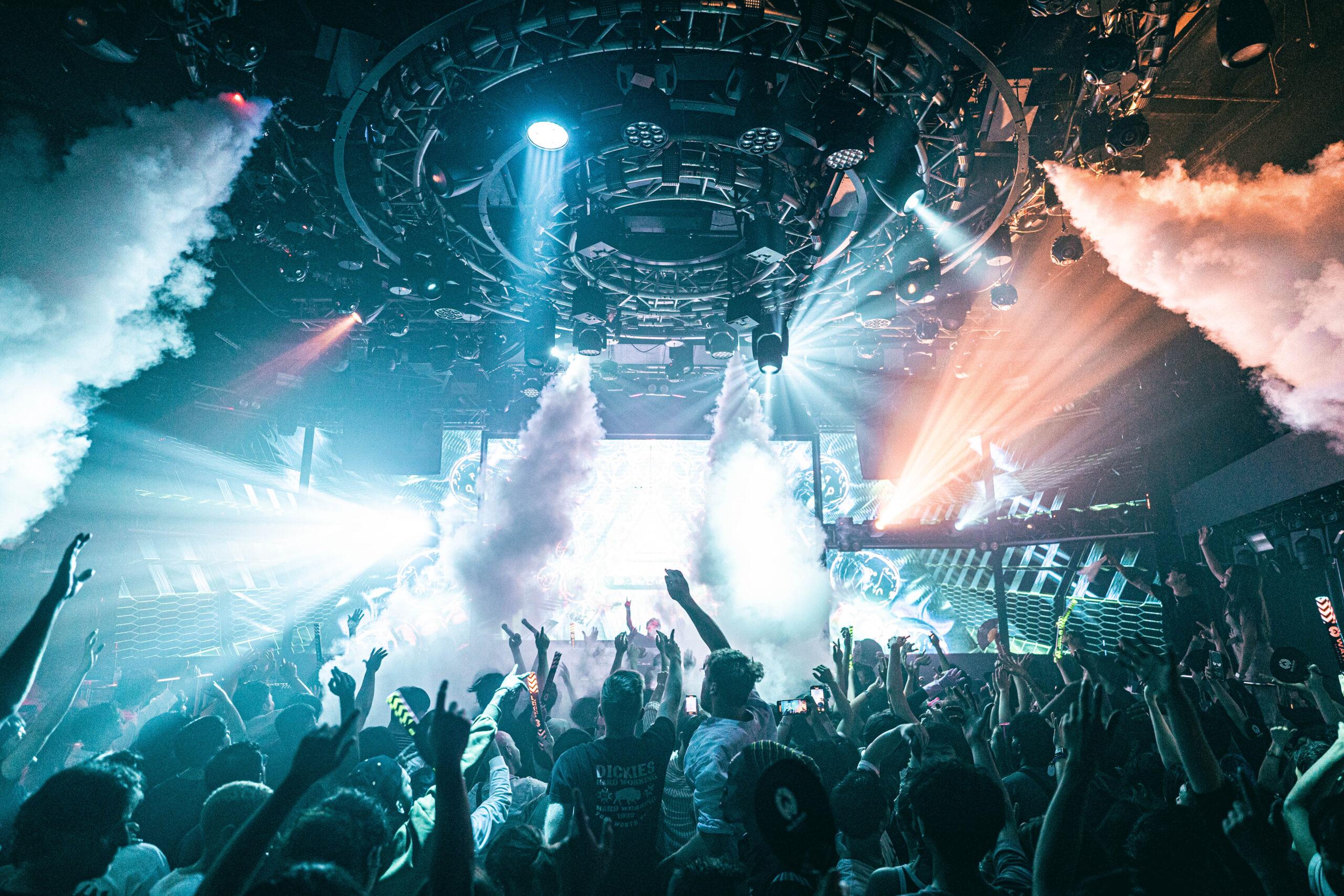 Tokyo's nightlife is buzzing with energy and excitement! Whether you're into EDM, hip hop, or just looking for a fun atmosphere, this quiz will pinpoint the best event for you this week. Let's discover where your next night out should be!