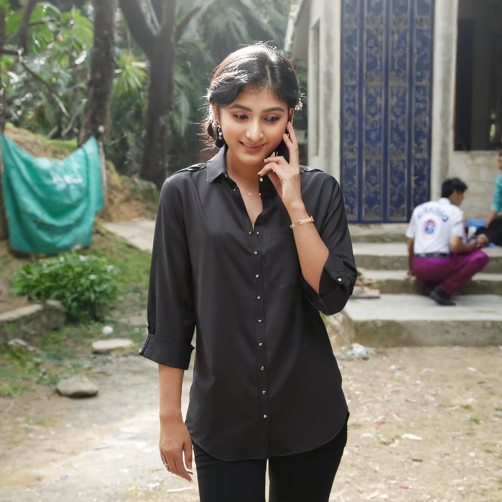 Embrace Elegance: Modern Sari Style