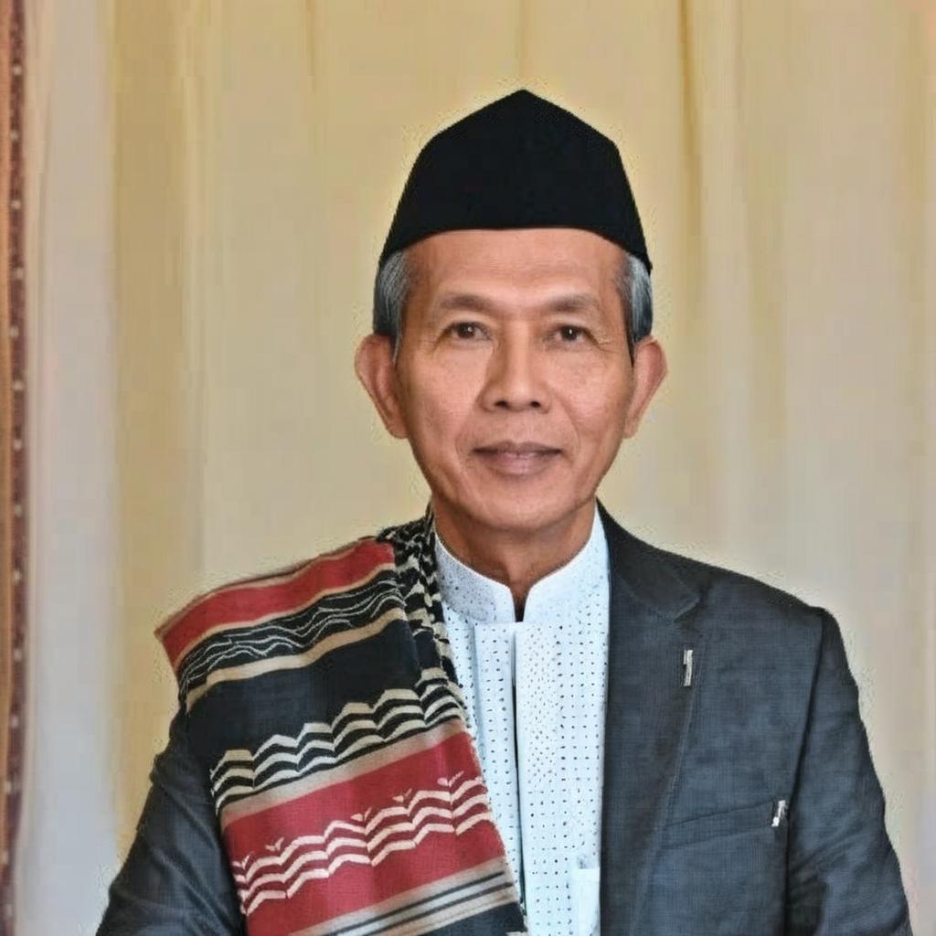 Buatkan desain sampul buku A5 dengan judul "Menyalakan Lentera di Rimba Pengetahuan: Potret Prof.Dr.H. Moh. Erfan Soebahar MA.g dengan gambar